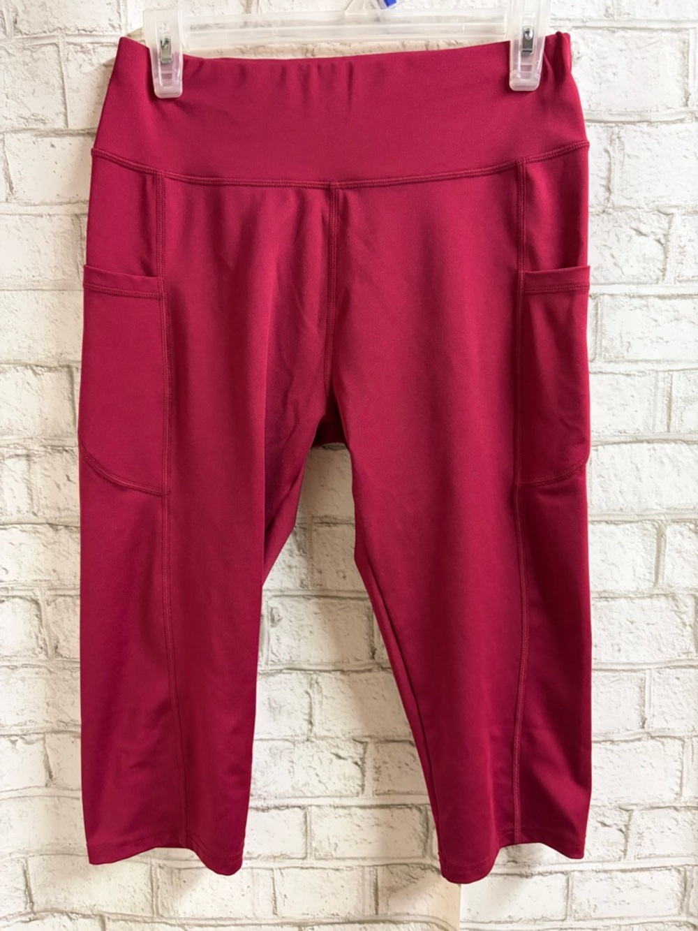 Workout Exercise Capri Leggings Burgundy
